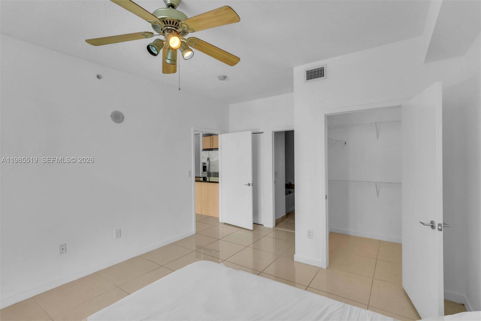 THE AXIS ON BRICKELL COND - Residential