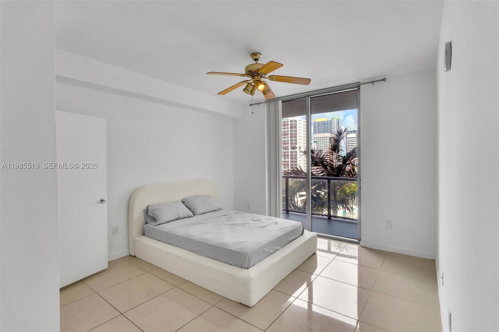 THE AXIS ON BRICKELL COND - Residential