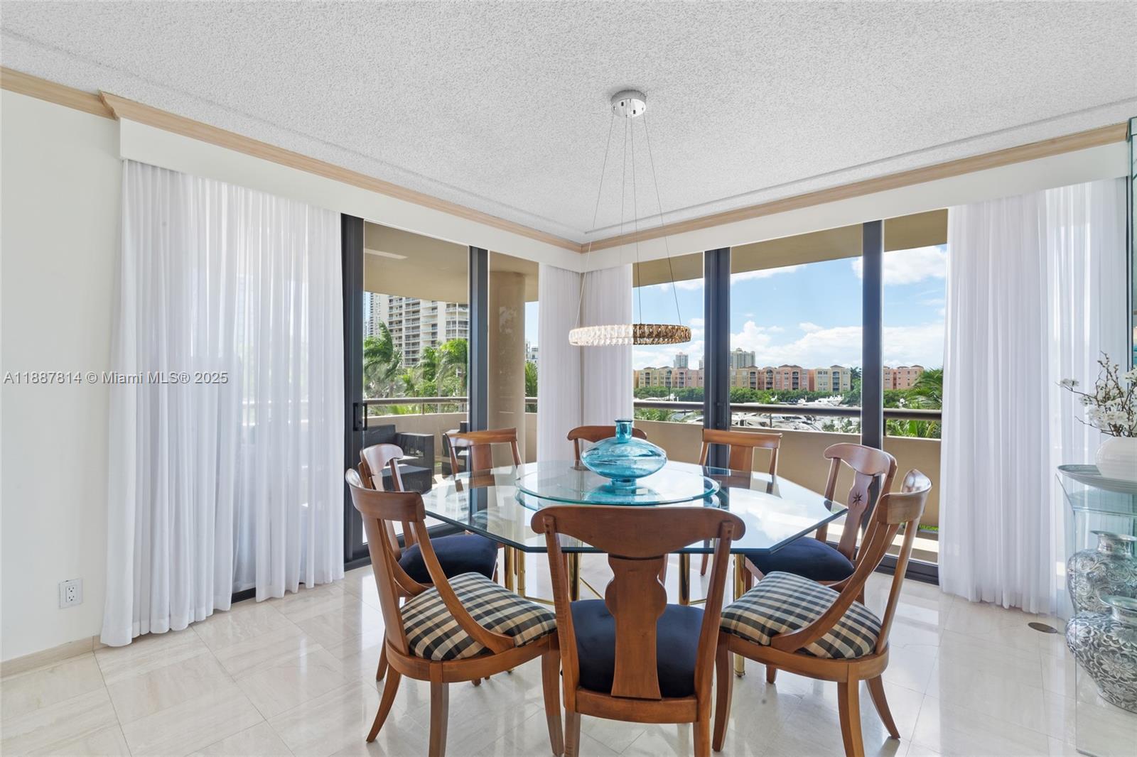 TURNBERRY ISLE SOUTH COND - Residential