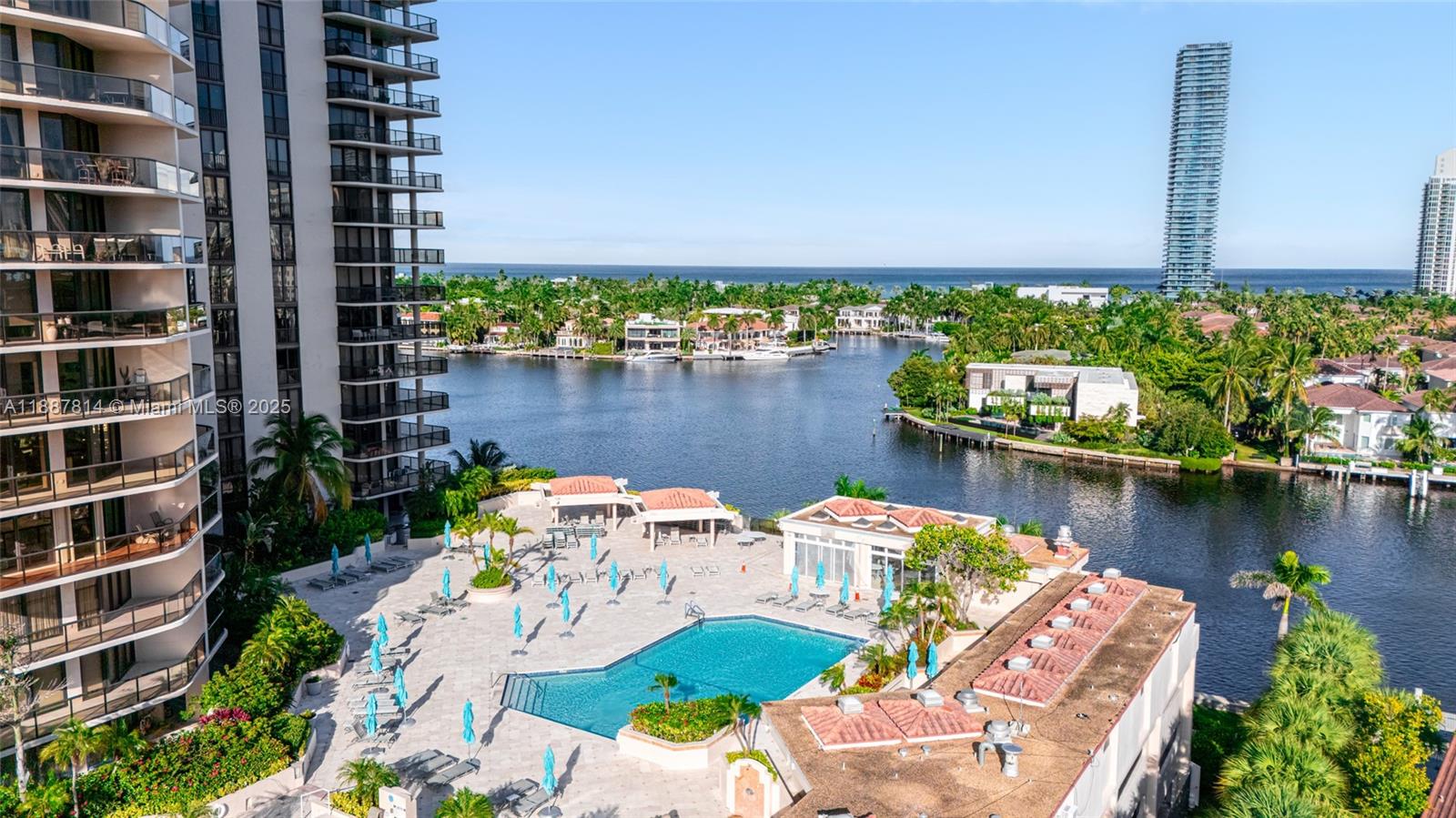 TURNBERRY ISLE SOUTH COND - Residential