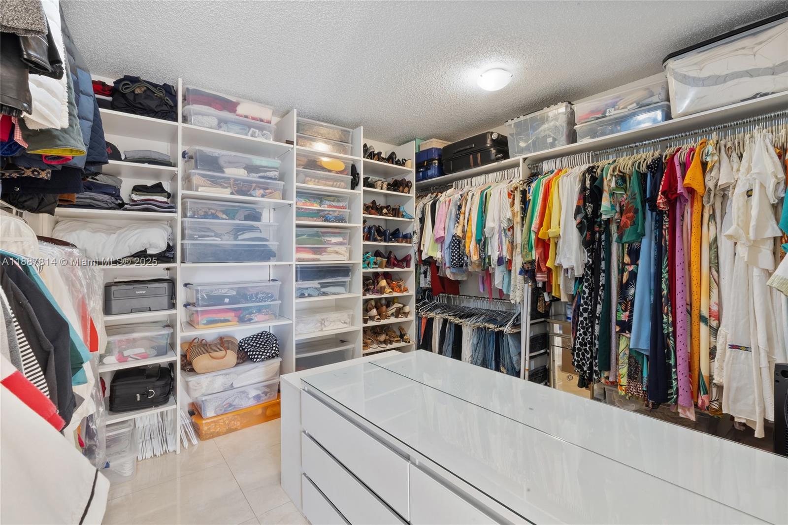 TURNBERRY ISLE SOUTH COND - Residential