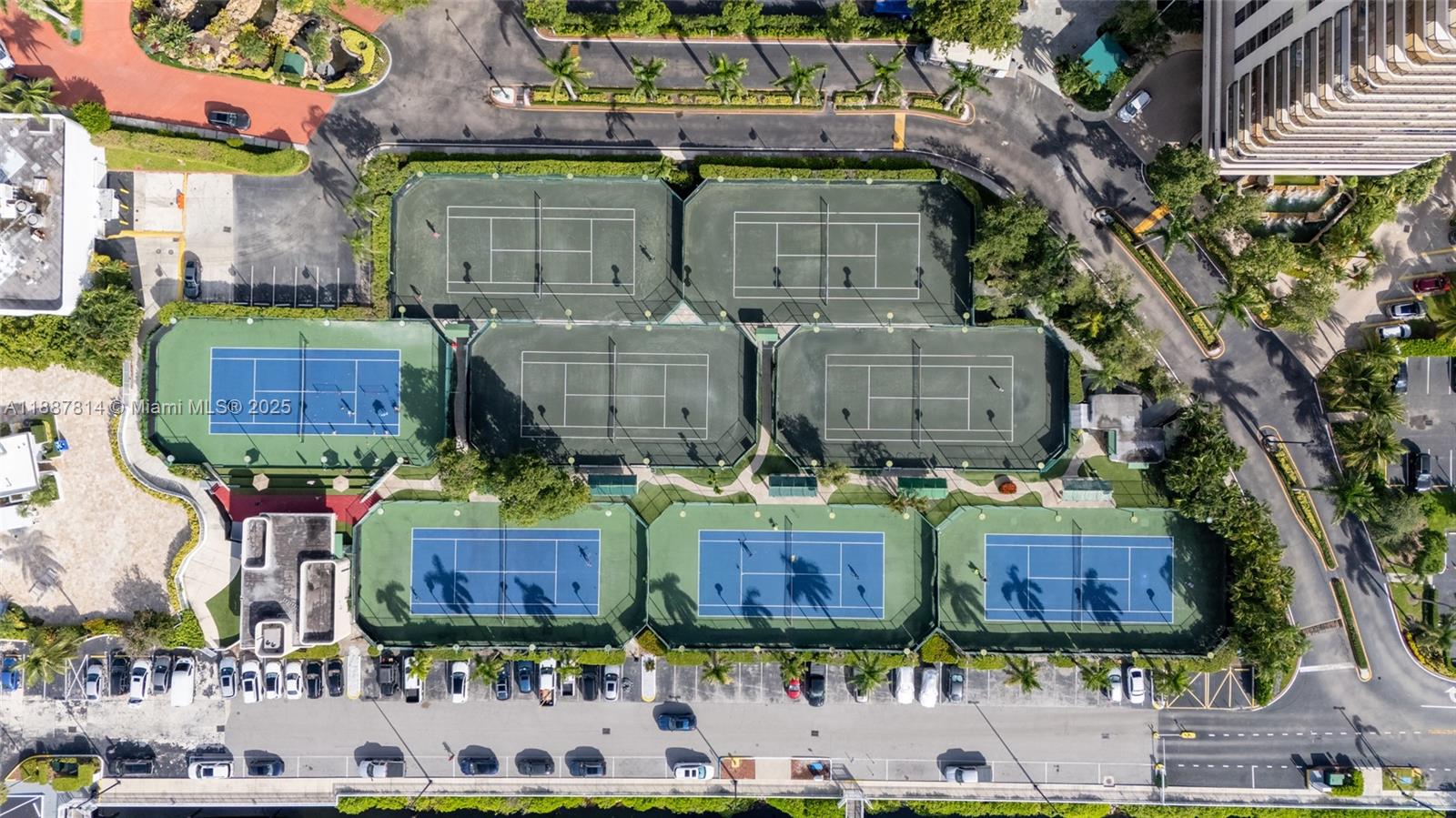TURNBERRY ISLE SOUTH COND - Residential