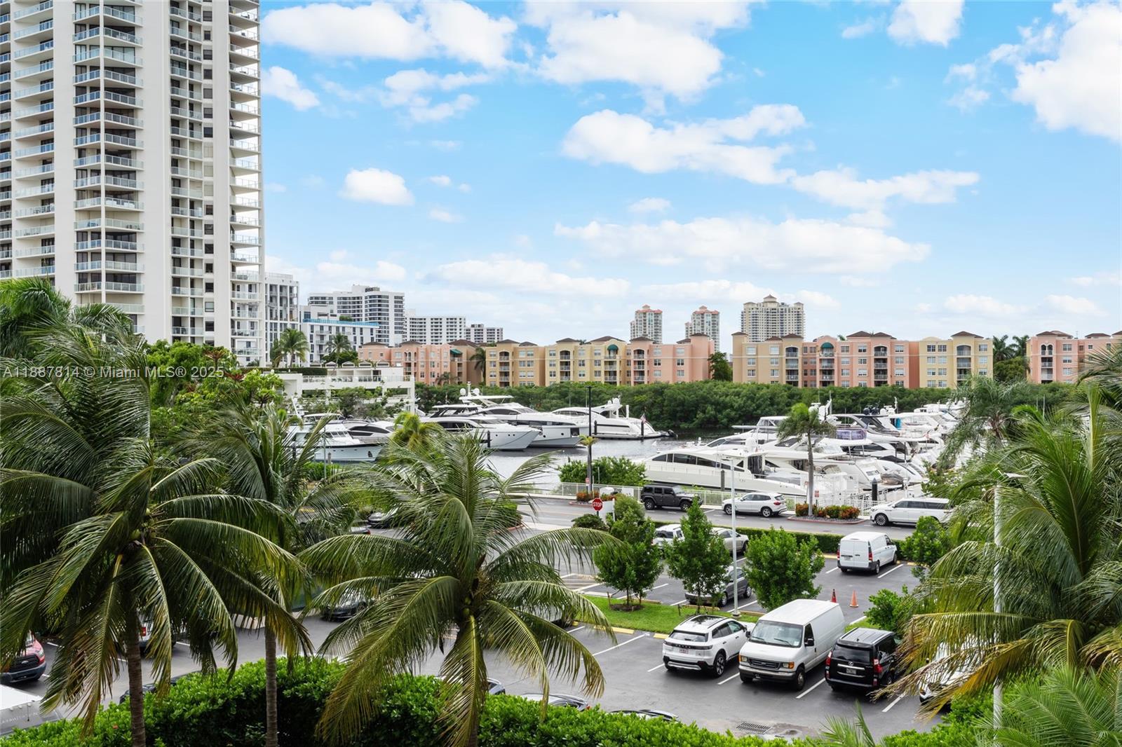 TURNBERRY ISLE SOUTH COND - Residential