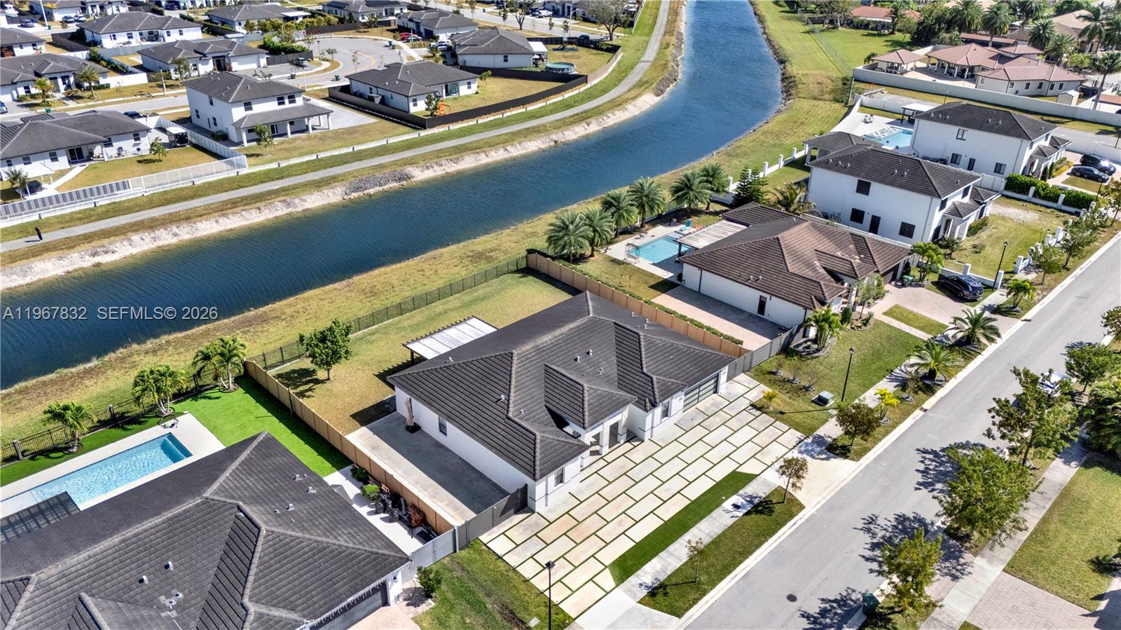 VILHEN DRIVE ESTATES - Residential