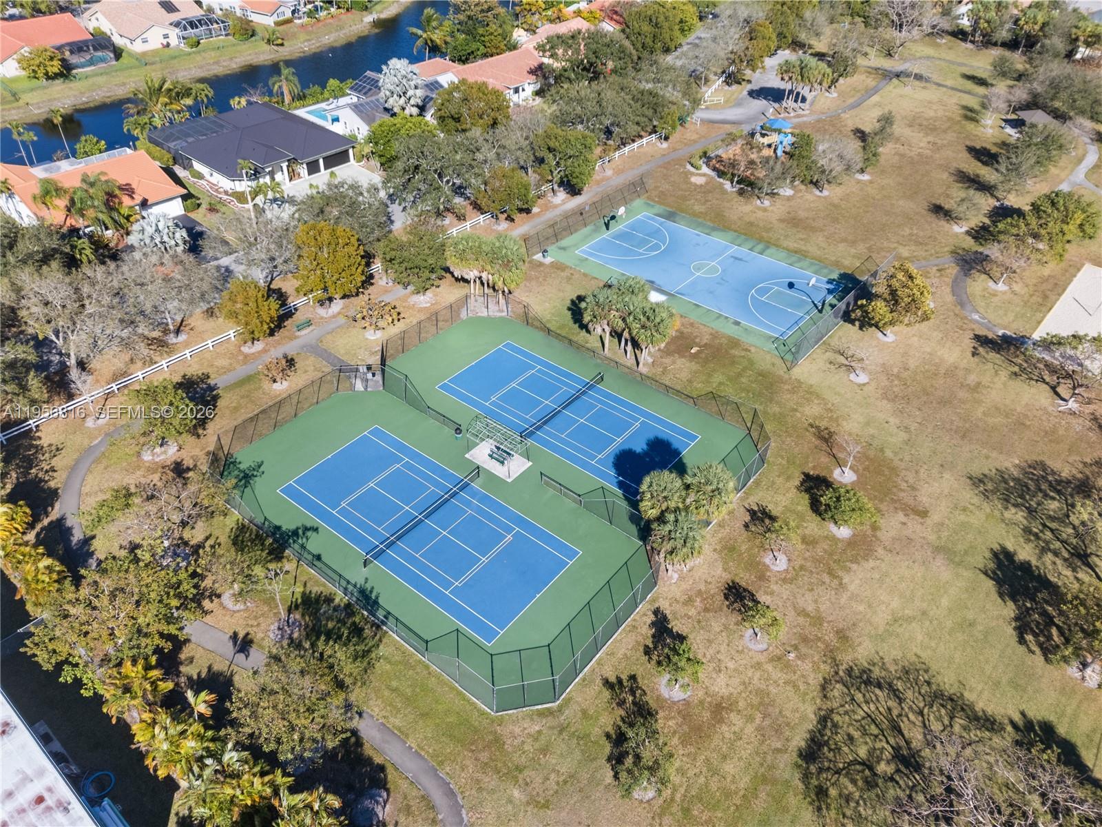 RAMBLEWOOD EAST CONDO - Residential