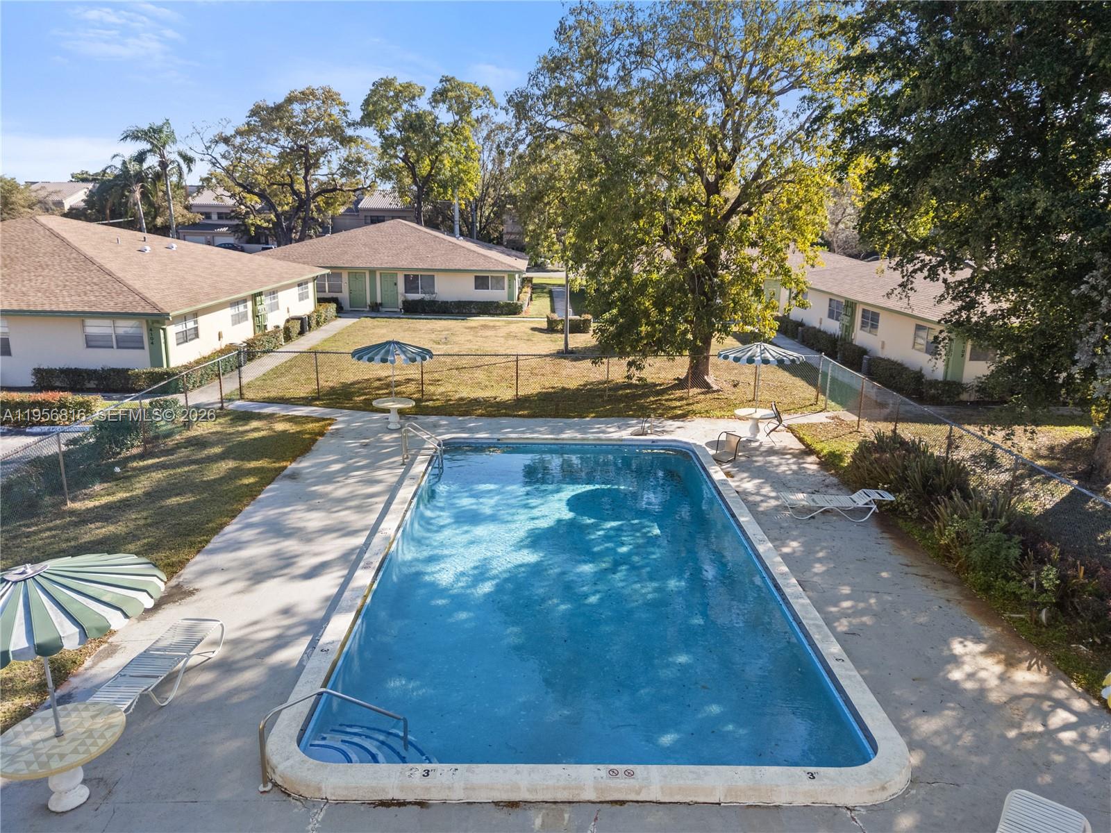 RAMBLEWOOD EAST CONDO - Residential