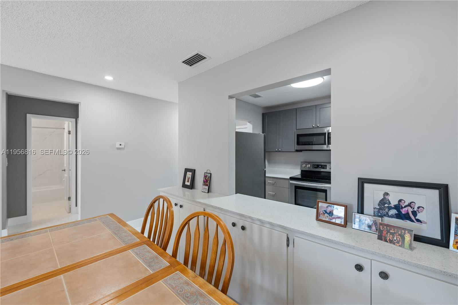 RAMBLEWOOD EAST CONDO - Residential