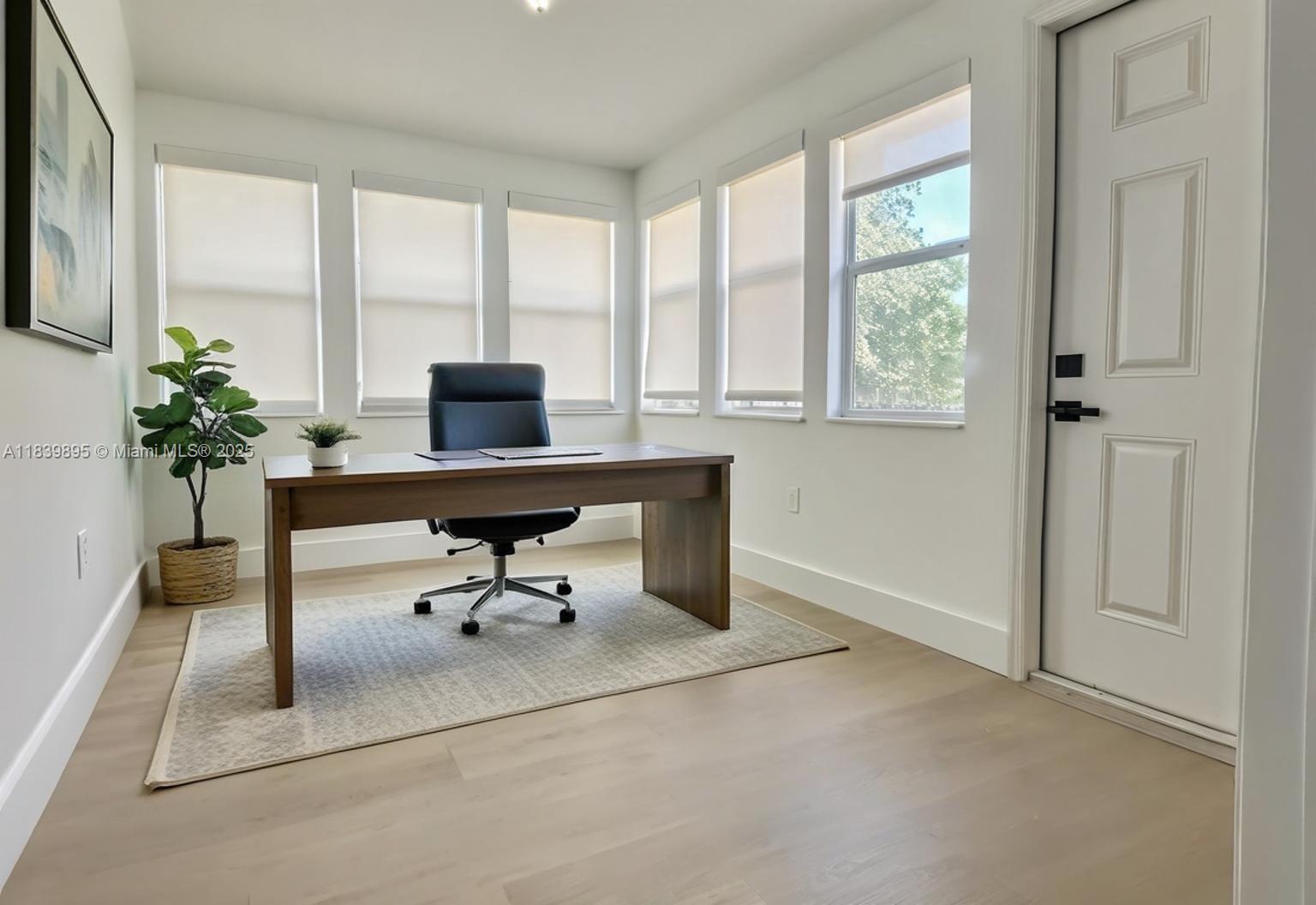 125 Frow Ave 1