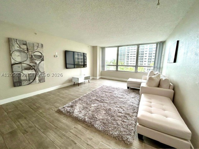 1500 Bay Rd 558S