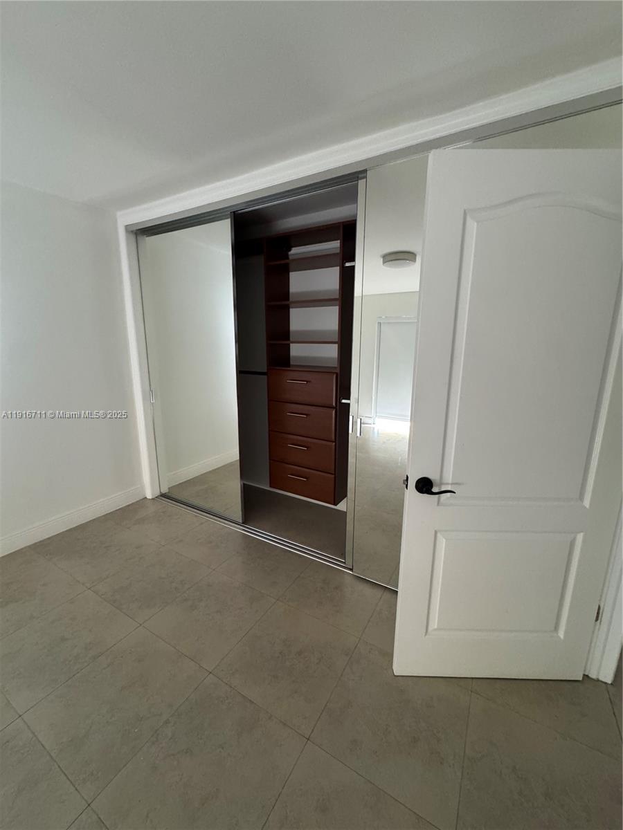 SUNSET POINT CONDO - Residential Lease