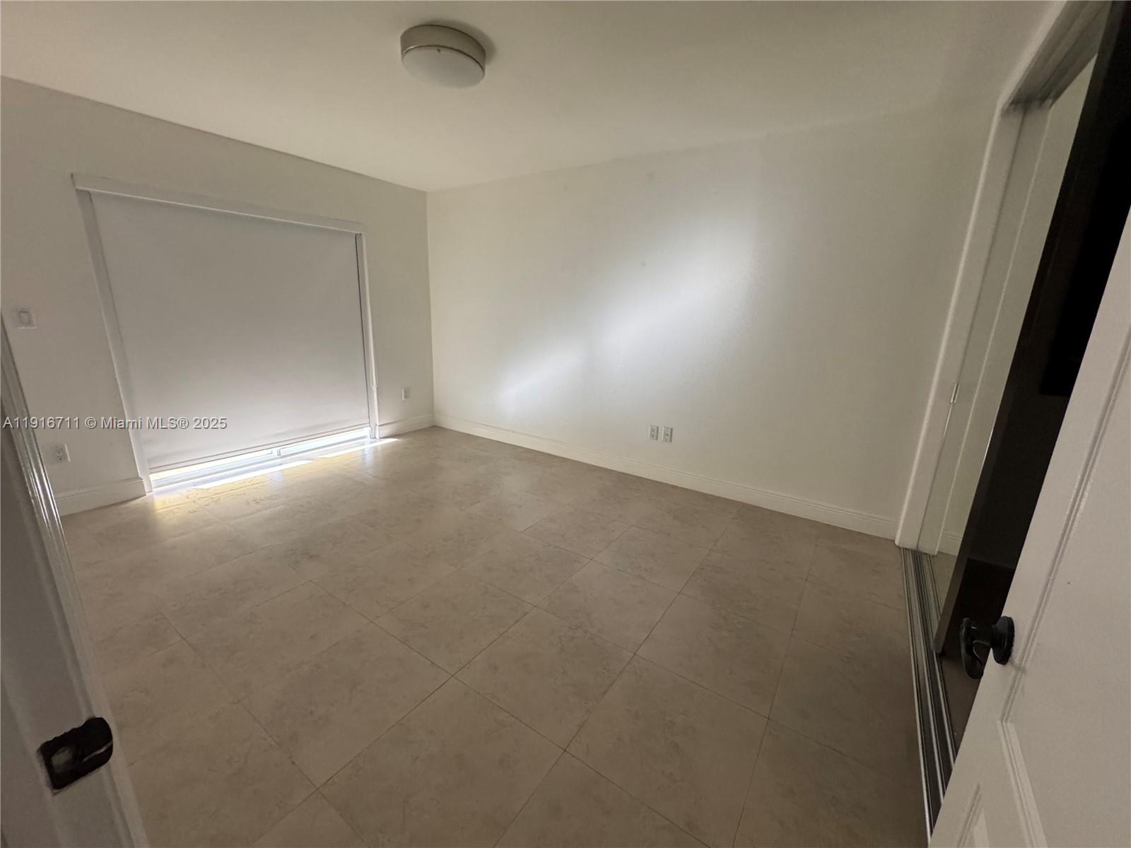 SUNSET POINT CONDO - Residential Lease