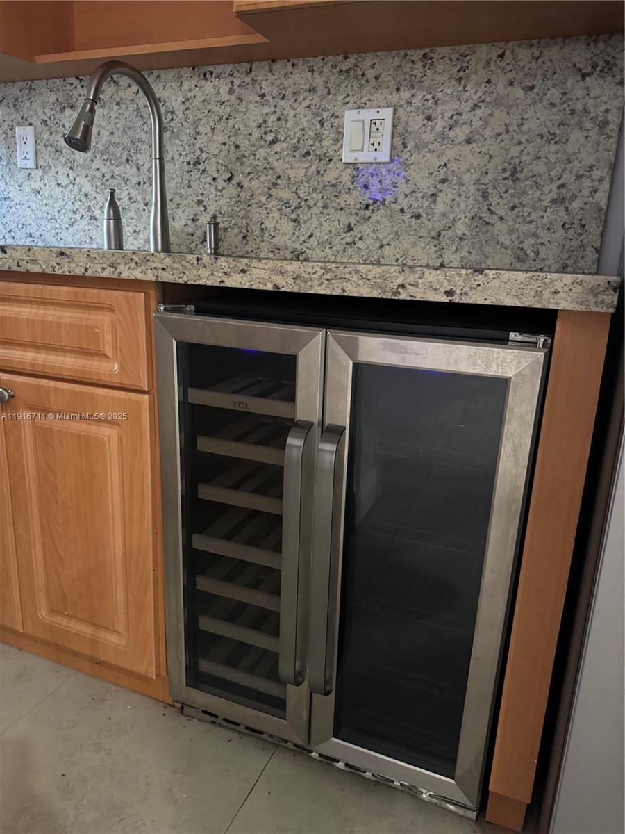 SUNSET POINT CONDO - Residential Lease