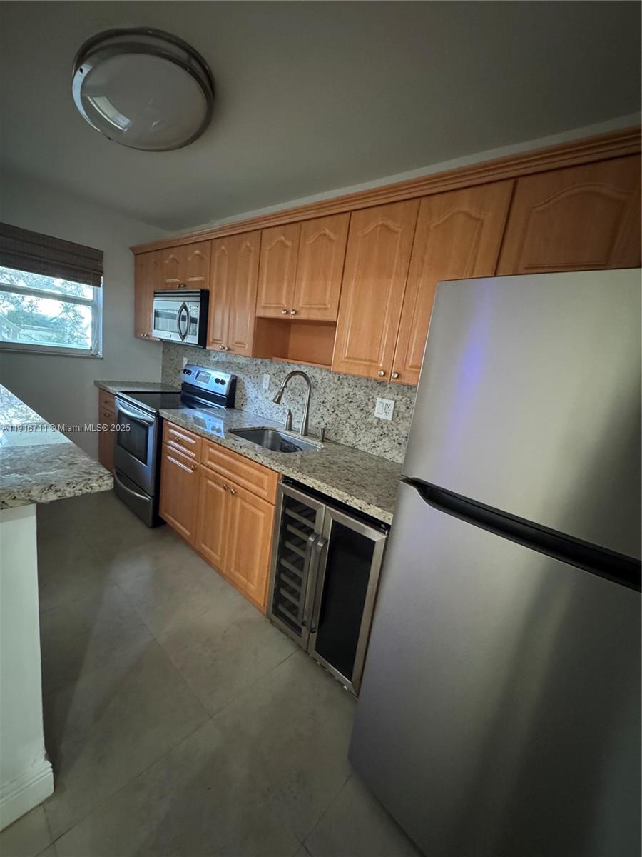 SUNSET POINT CONDO - Residential Lease