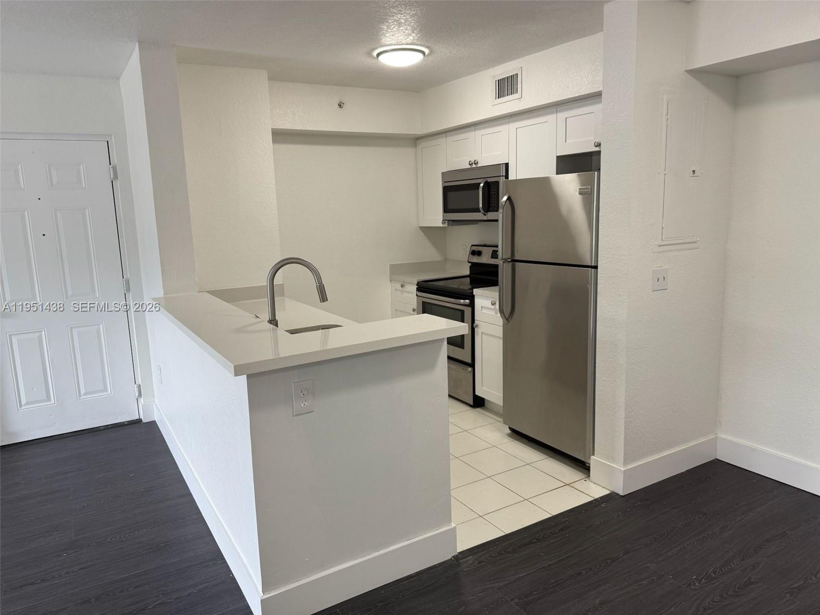 VISTA TRACE - Residential