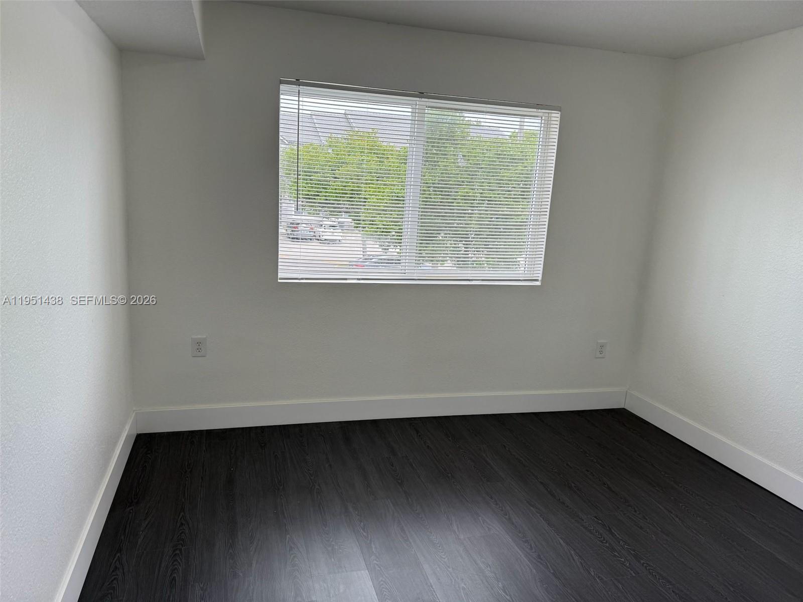 VISTA TRACE - Residential