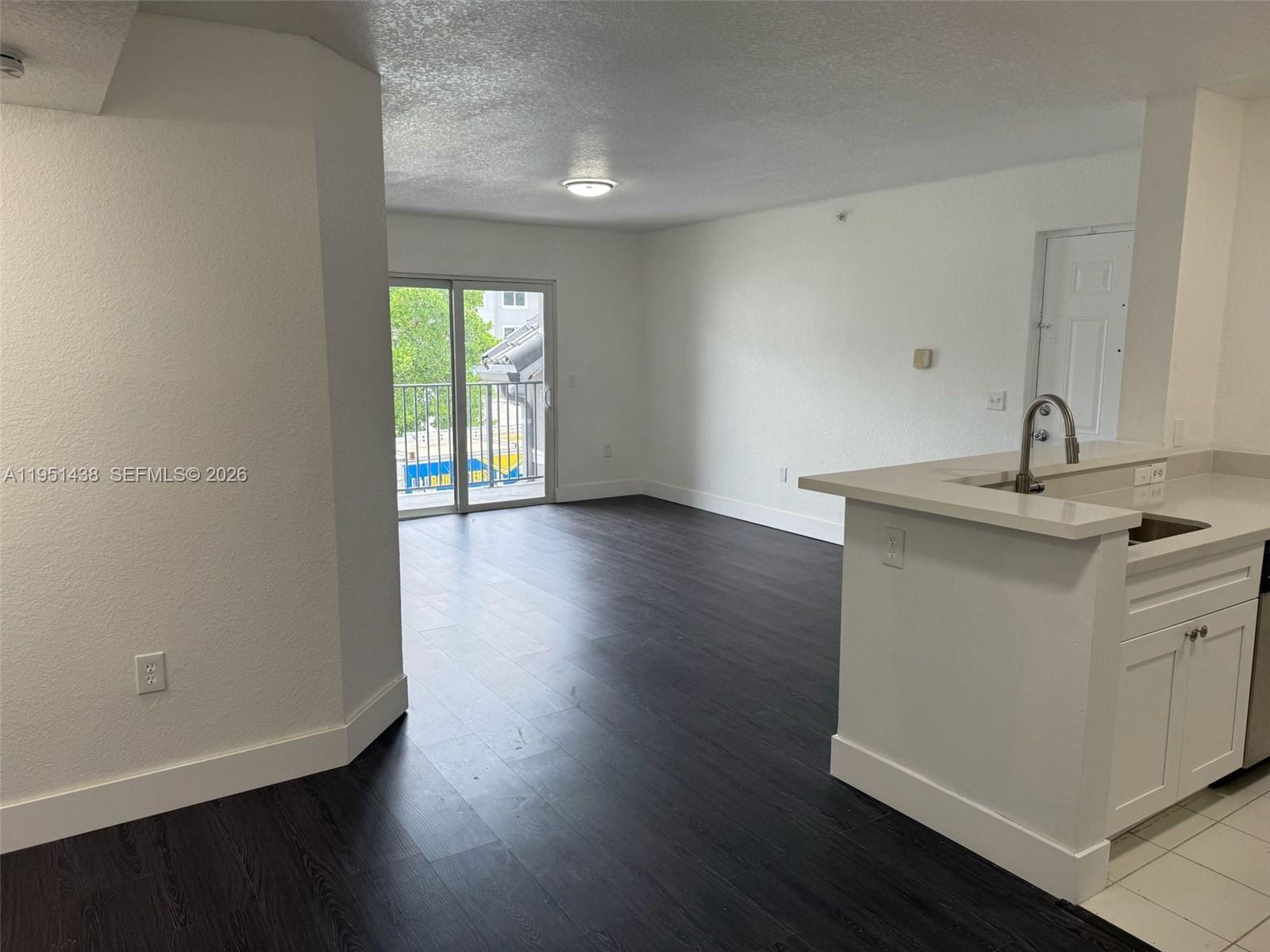 VISTA TRACE - Residential