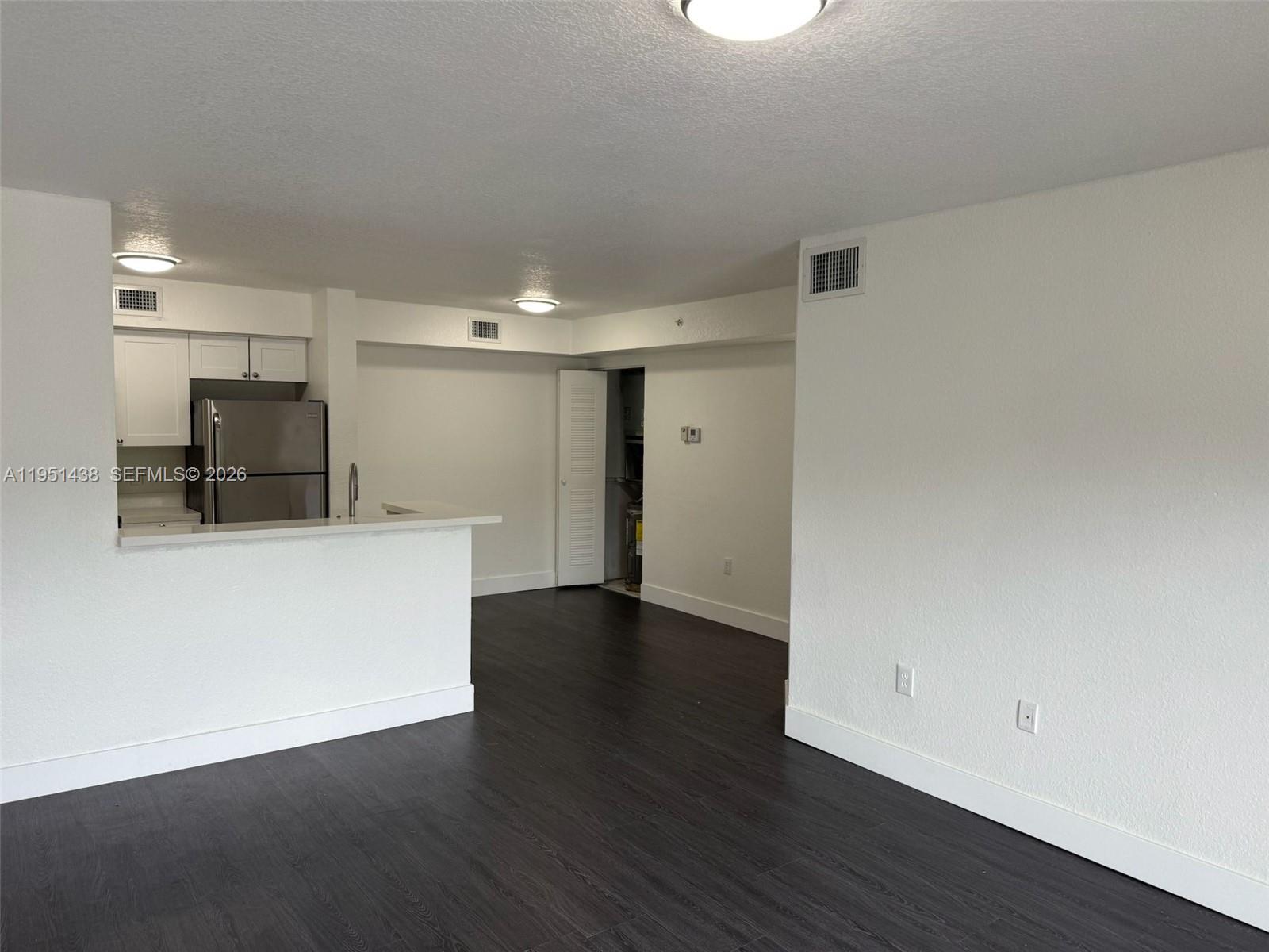 VISTA TRACE - Residential