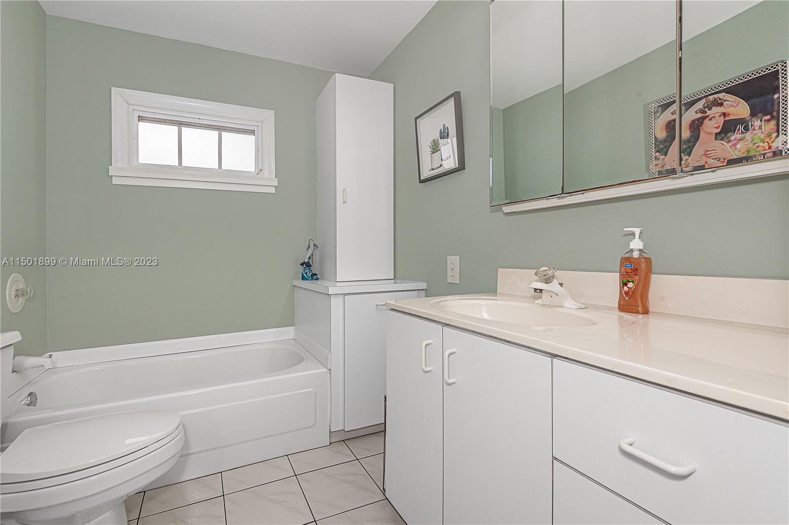 SUNSET LAKE PARK - Residential