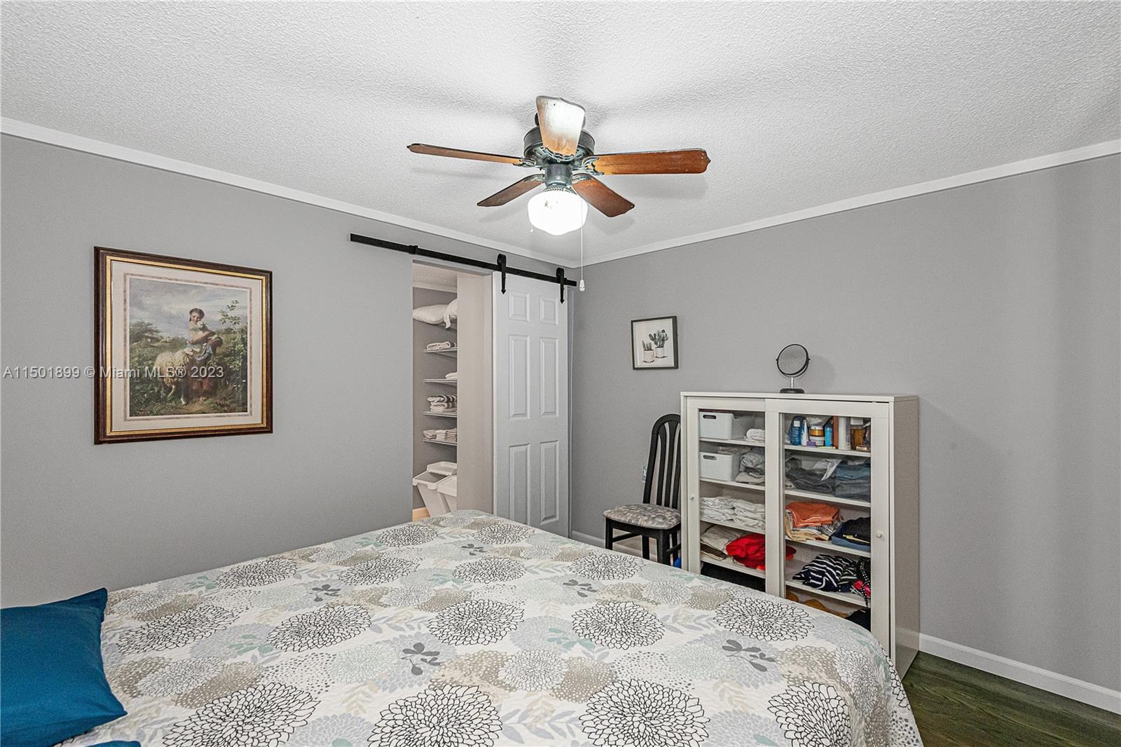 SUNSET LAKE PARK - Residential