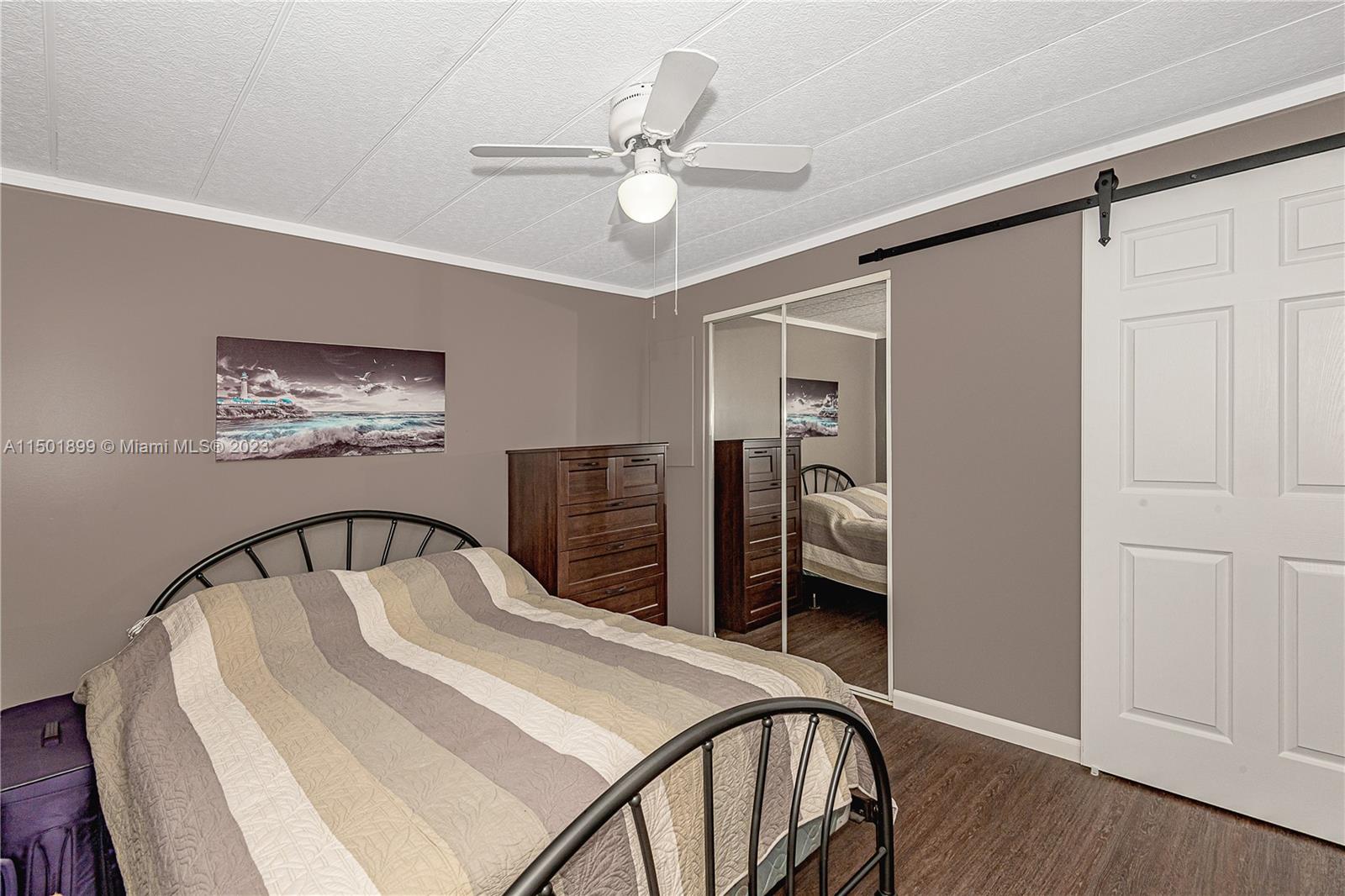 SUNSET LAKE PARK - Residential