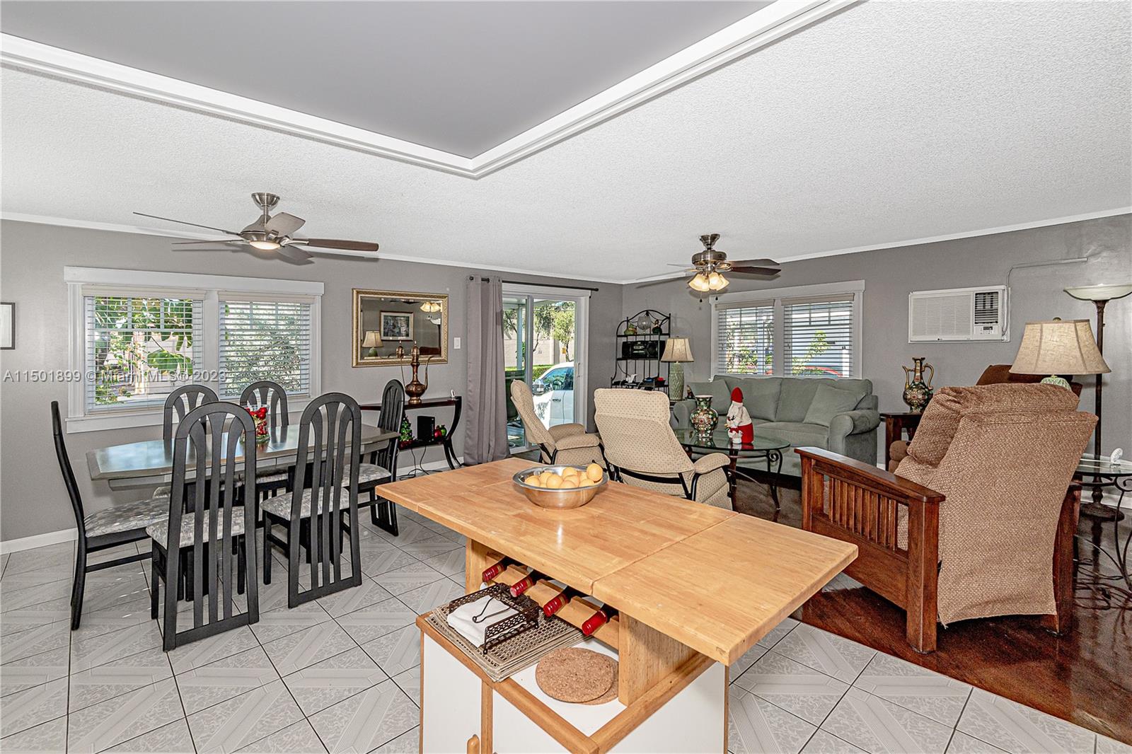 SUNSET LAKE PARK - Residential