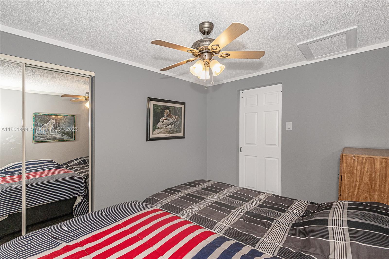 SUNSET LAKE PARK - Residential