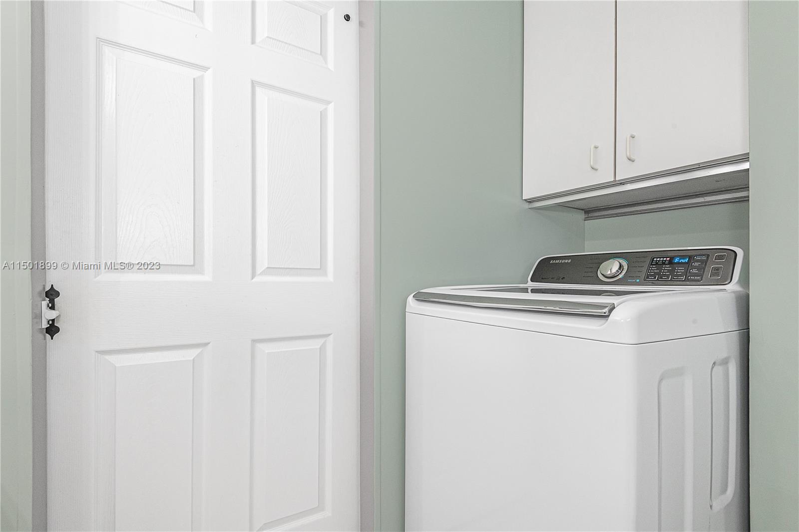 SUNSET LAKE PARK - Residential