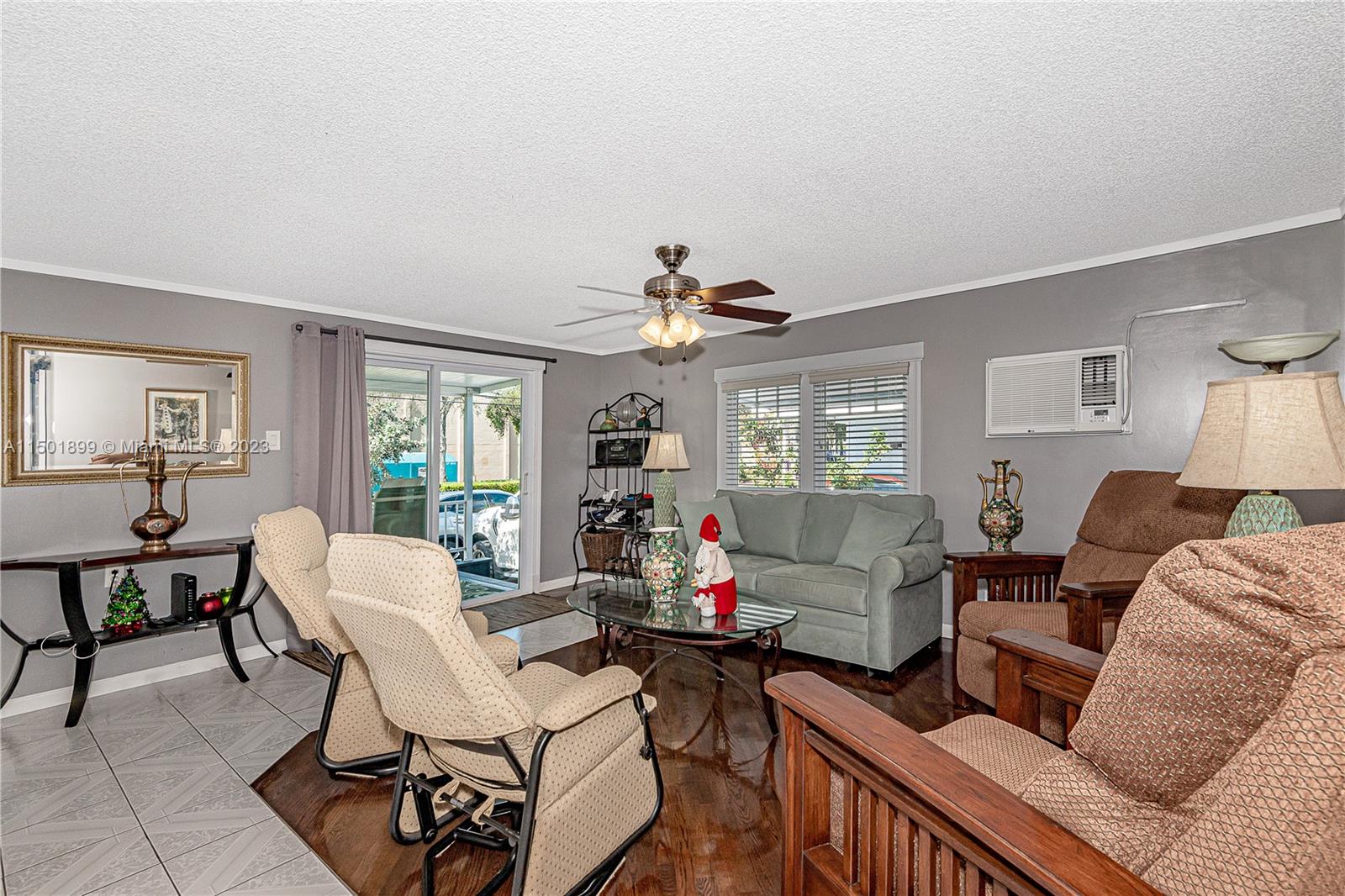 SUNSET LAKE PARK - Residential