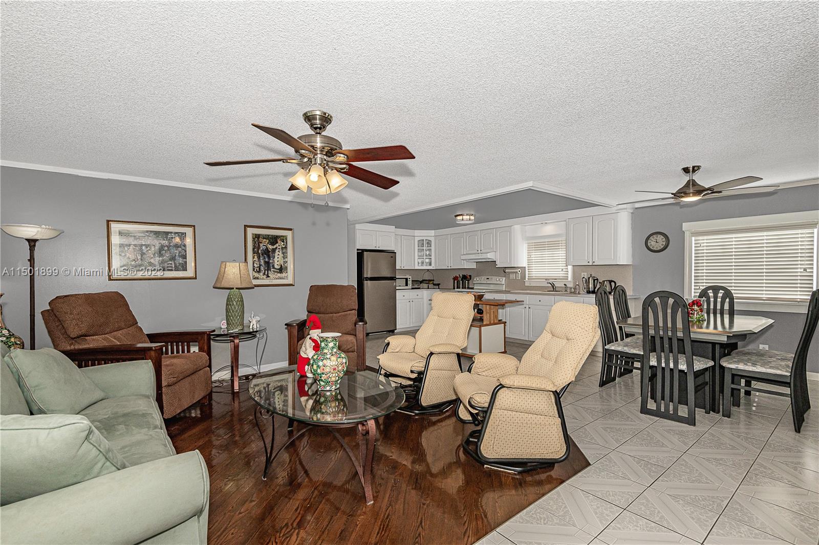 SUNSET LAKE PARK - Residential