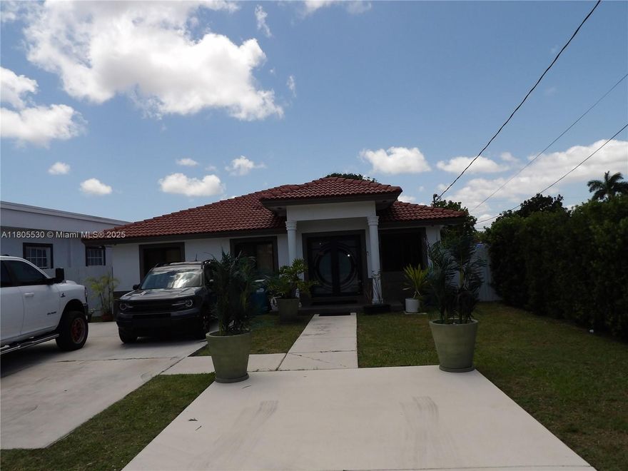 This inviting 4-bedroom, 2-bathroom home, built in 2006, offers a perfect balance of comfort and practicality. Situated in a fantastic location, you'll enjoy easy access to nearby supermarkets and essential amenities.
Key upgrades include a new outside A/C unit installed in 2023, as well as impact-resistant windows replaced in 2021—offering both enhanced safety and energy efficiency.
The backyard is a true standout, featuring a peaceful and beautiful atmosphere that’s perfect for outdoor relaxation or entertaining.
Don’t miss the opportunity to call this well-maintained home yours—schedule a tour today!