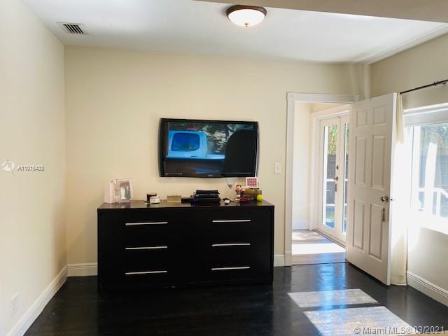 BRICKELL ESTATES - Residential