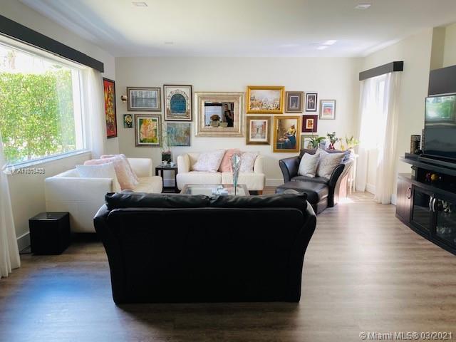 BRICKELL ESTATES - Residential