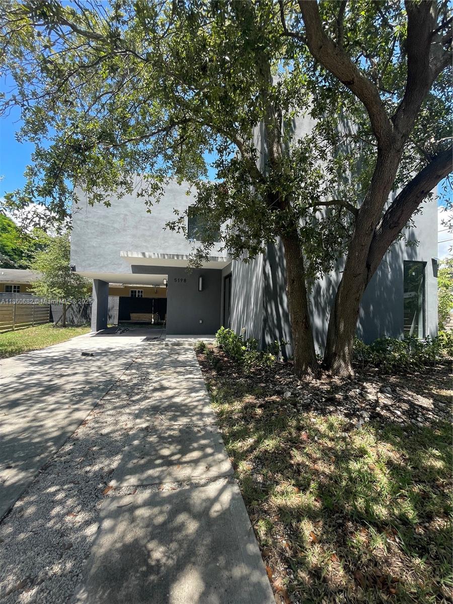 RAILWAY SHOPS ADDN 2ND AM - Residential Lease