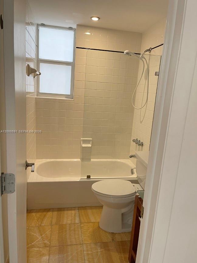 THE DRAKE CONDO - Residential Lease