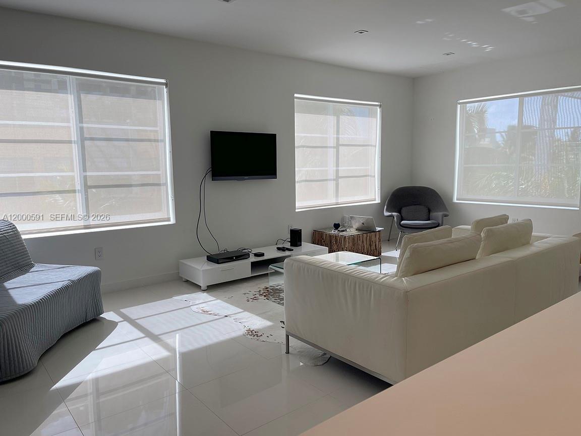 THE DRAKE CONDO - Residential Lease