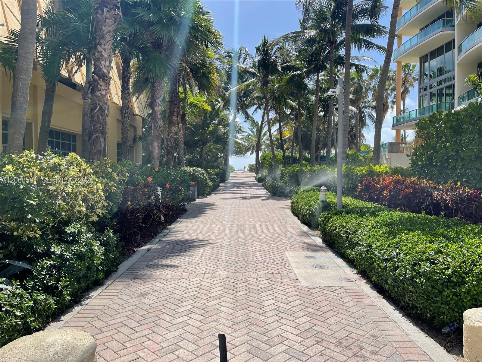 THE DRAKE CONDO - Residential Lease