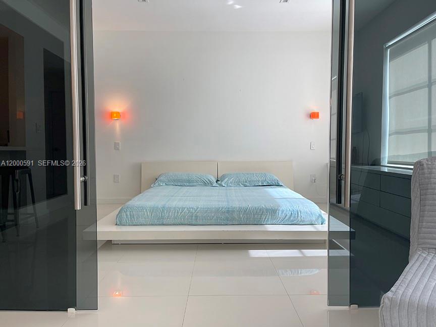 THE DRAKE CONDO - Residential Lease