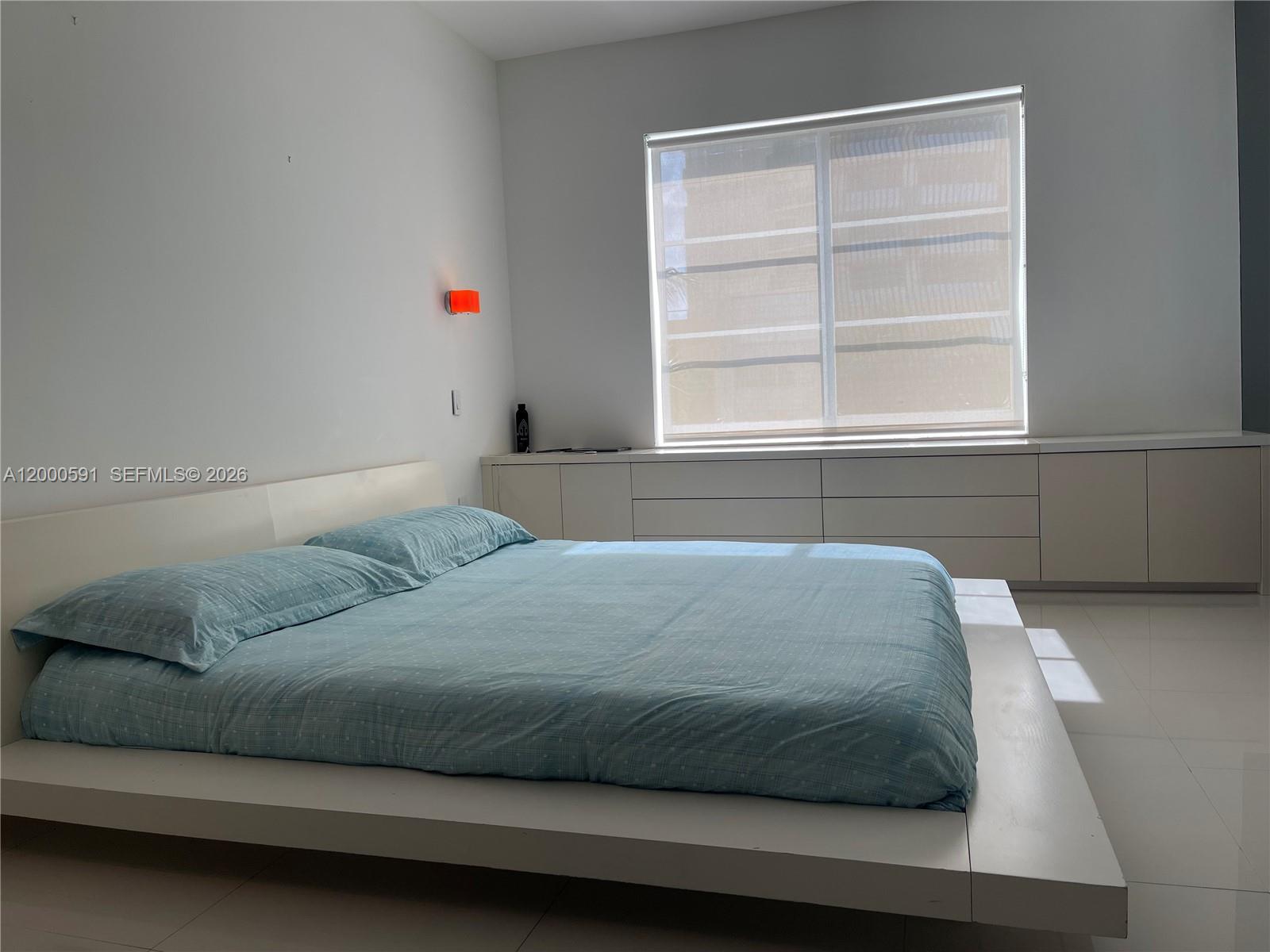 THE DRAKE CONDO - Residential Lease