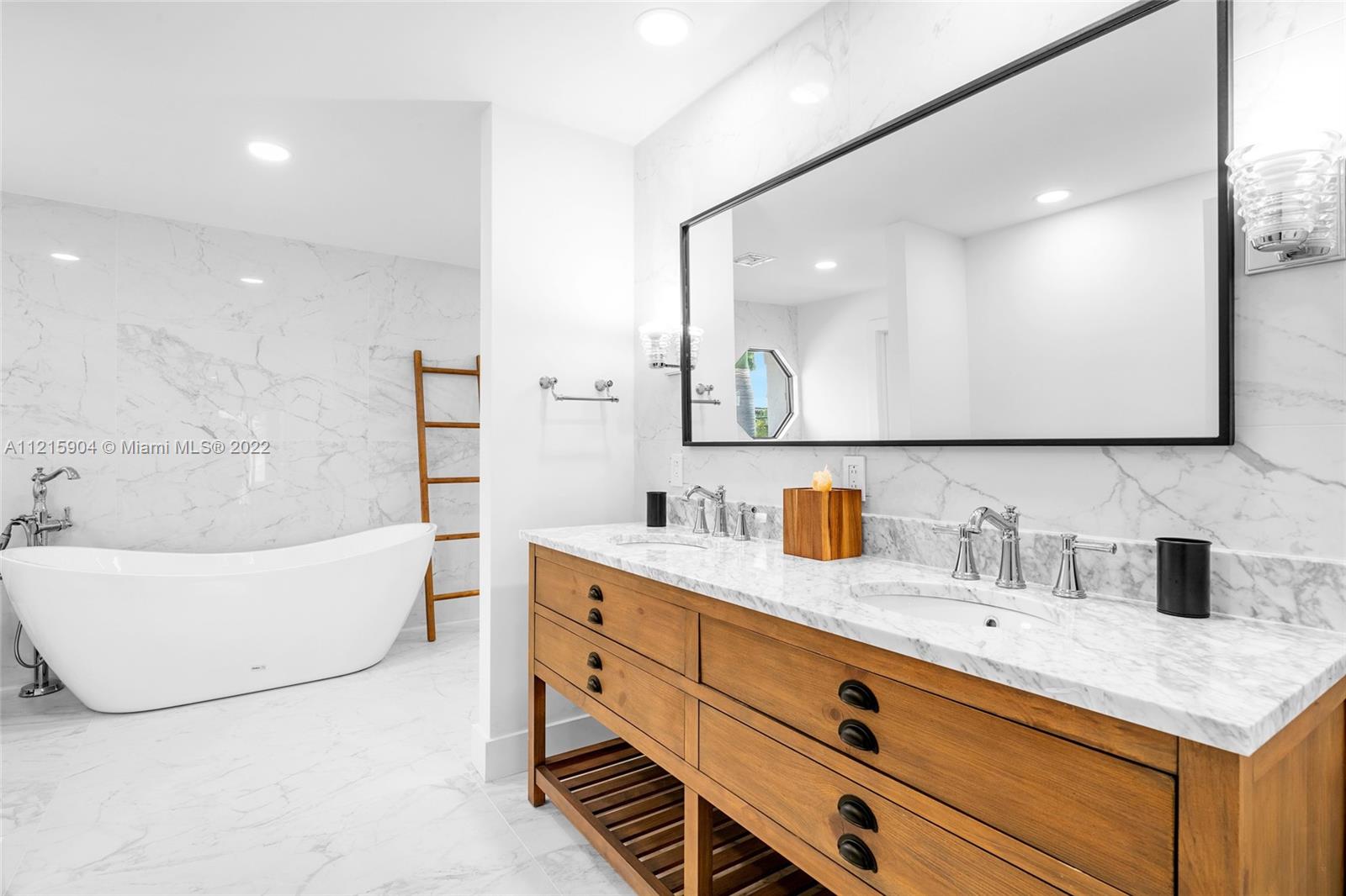 GOLDEN ISLES ESTATES FIRS - Residential