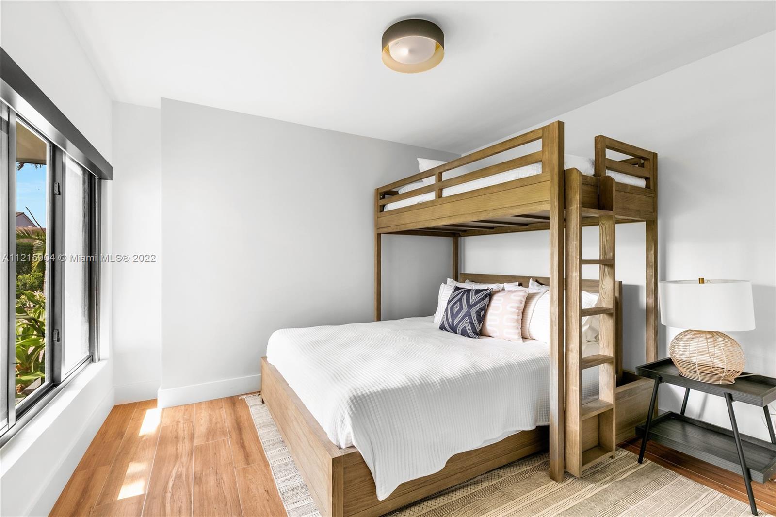 GOLDEN ISLES ESTATES FIRS - Residential