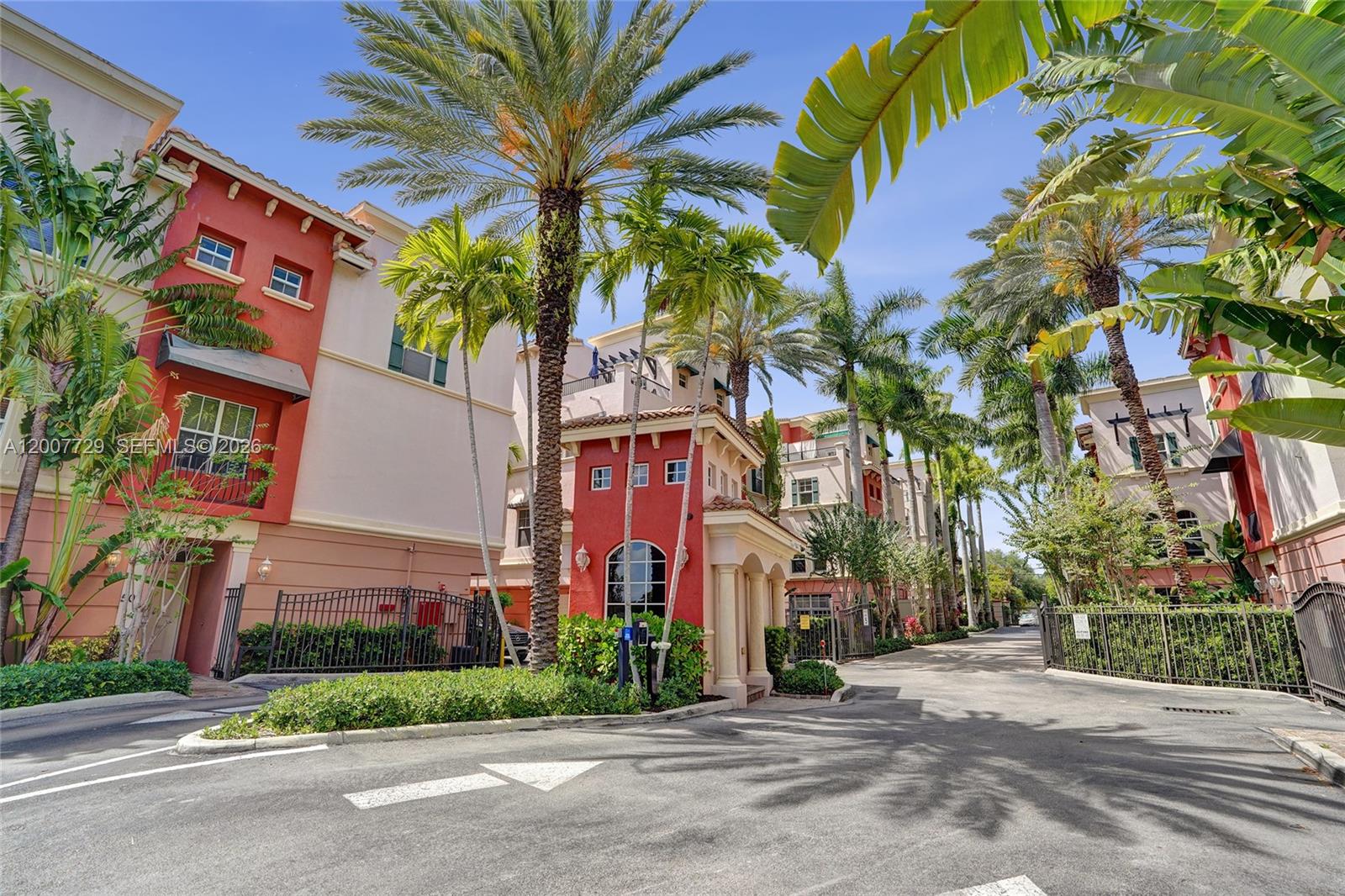 VILLA MEDICI CONDO - Residential