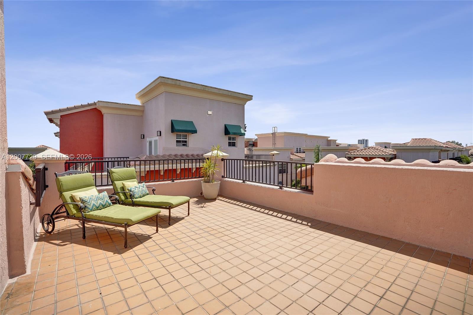 VILLA MEDICI CONDO - Residential