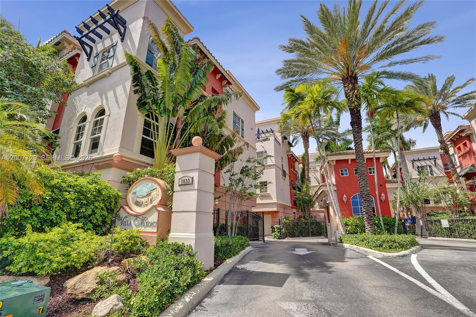 VILLA MEDICI CONDO - Residential