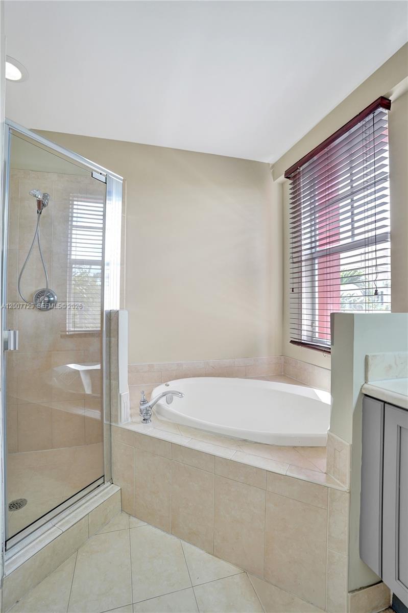 VILLA MEDICI CONDO - Residential