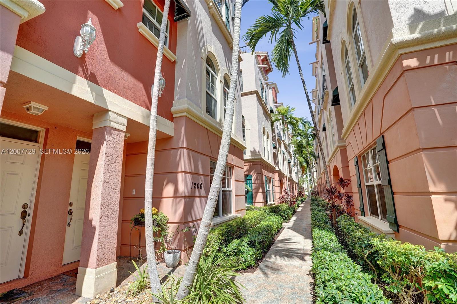 VILLA MEDICI CONDO - Residential