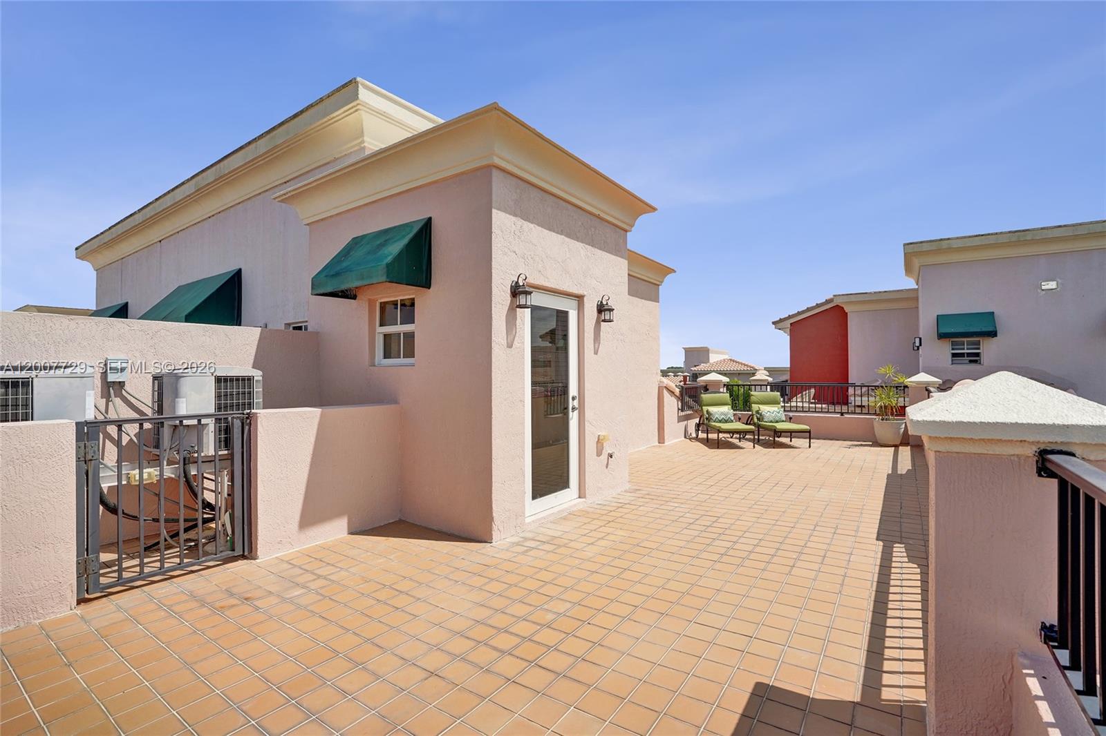 VILLA MEDICI CONDO - Residential