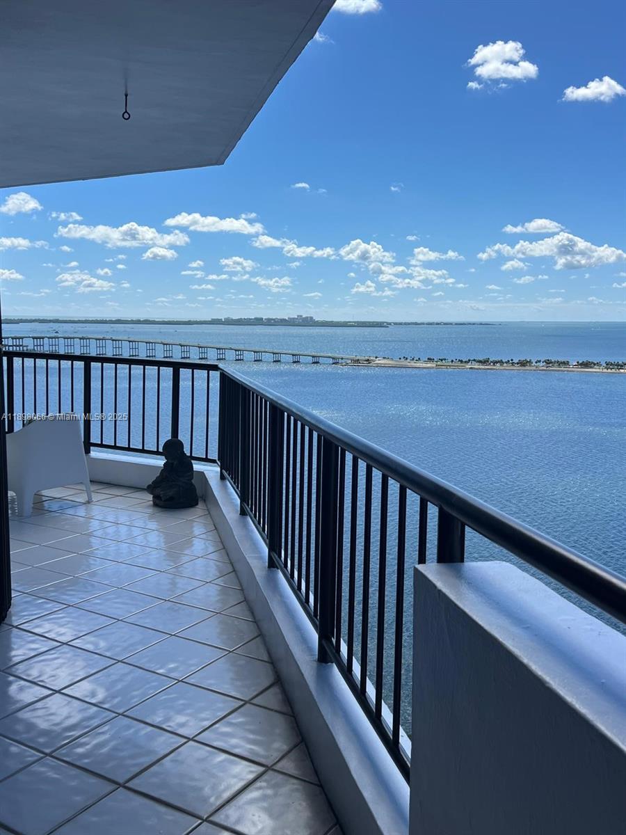 VILLA REGINA CONDO - Residential