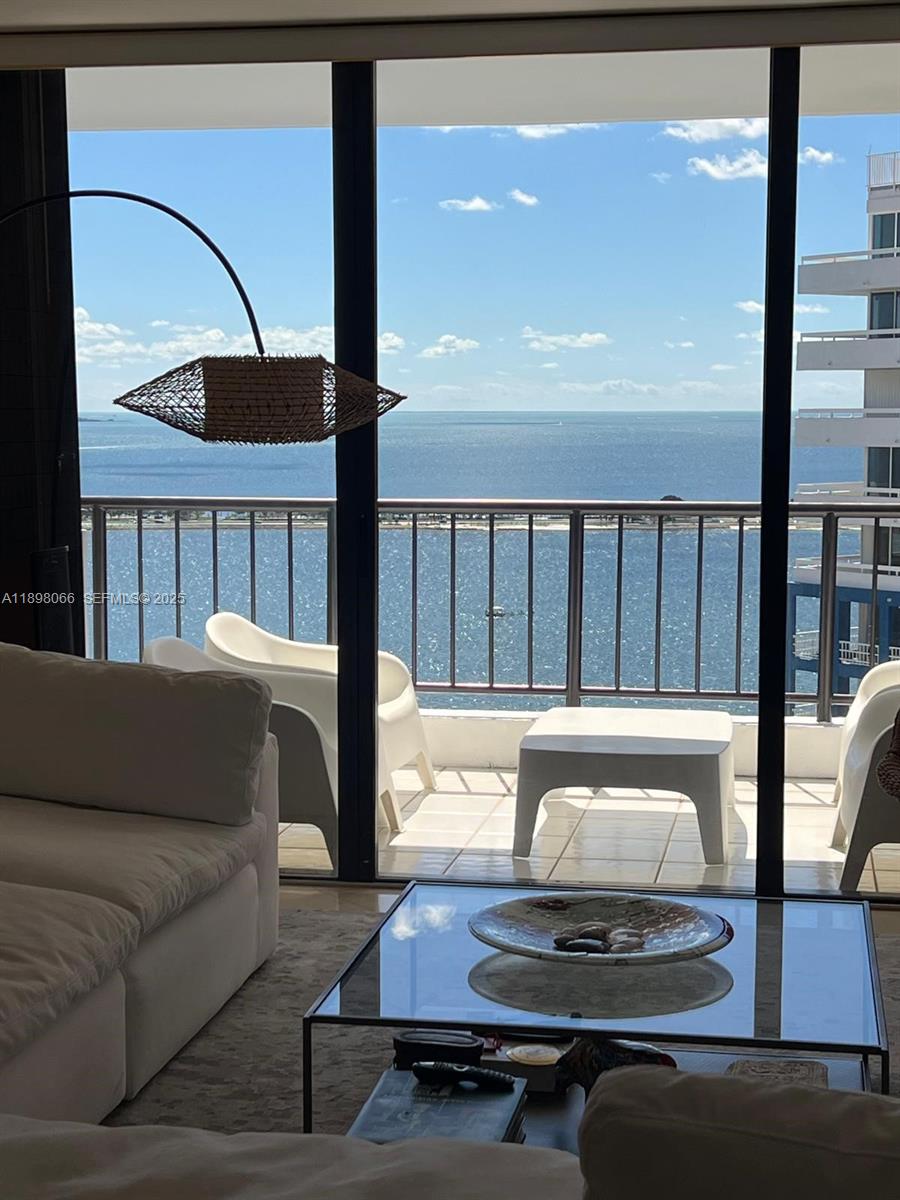 1581 Brickell Ave 2005