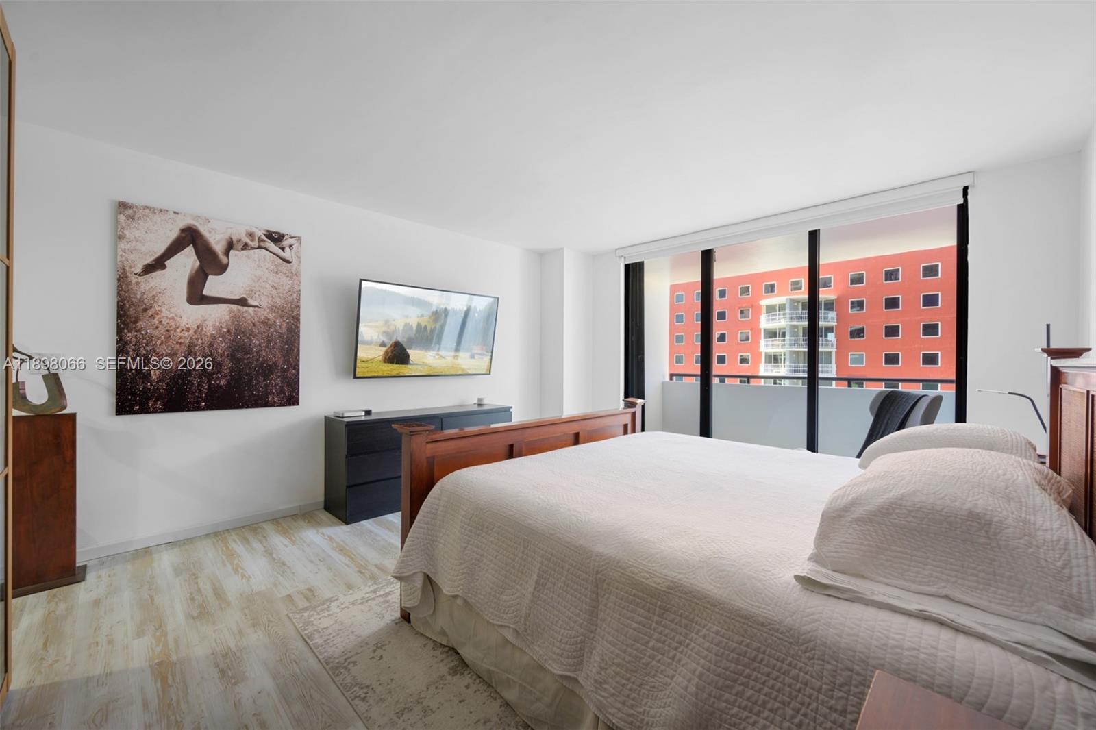 VILLA REGINA CONDO - Residential