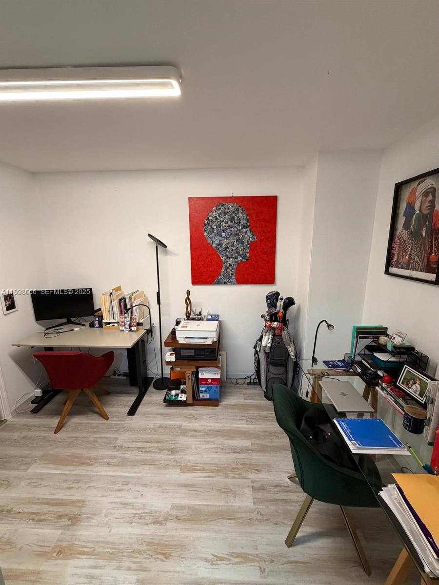 VILLA REGINA CONDO - Residential